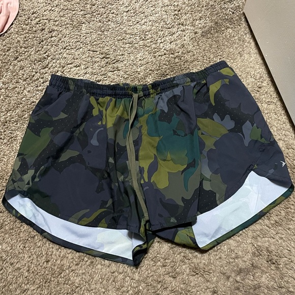 Dolphin shorts - Picture 2 of 3